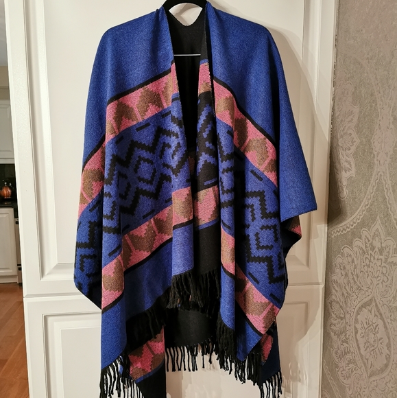 NWOT made in turkey poncho cape wrap shawl - Picture 7 of 8
